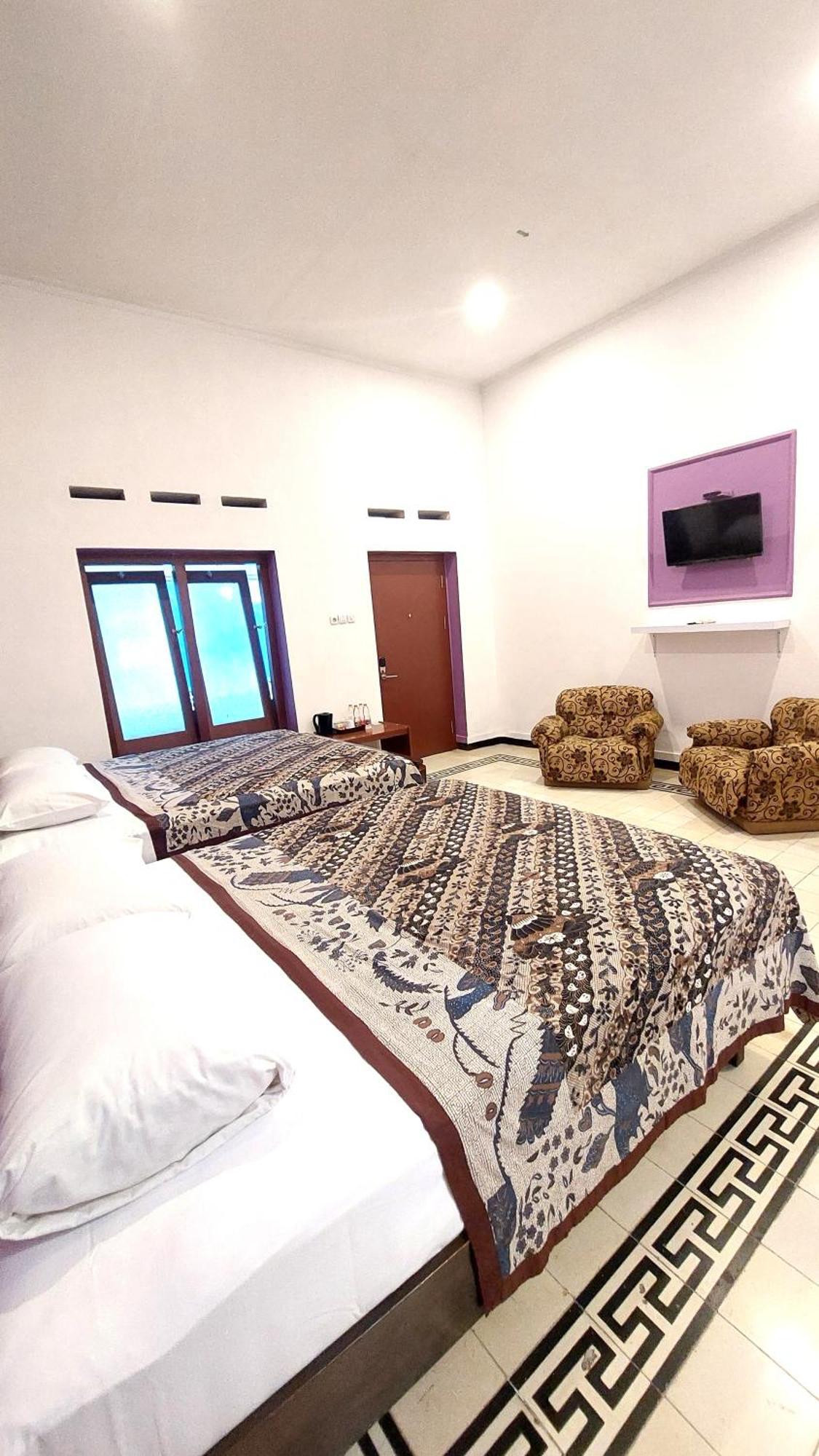 Riche Heritage Hotel Malang Buitenkant foto