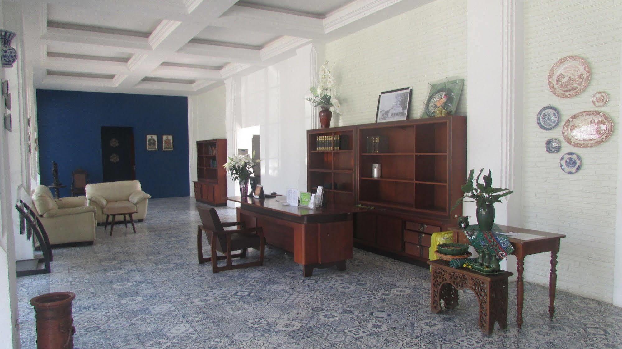 Riche Heritage Hotel Malang Buitenkant foto