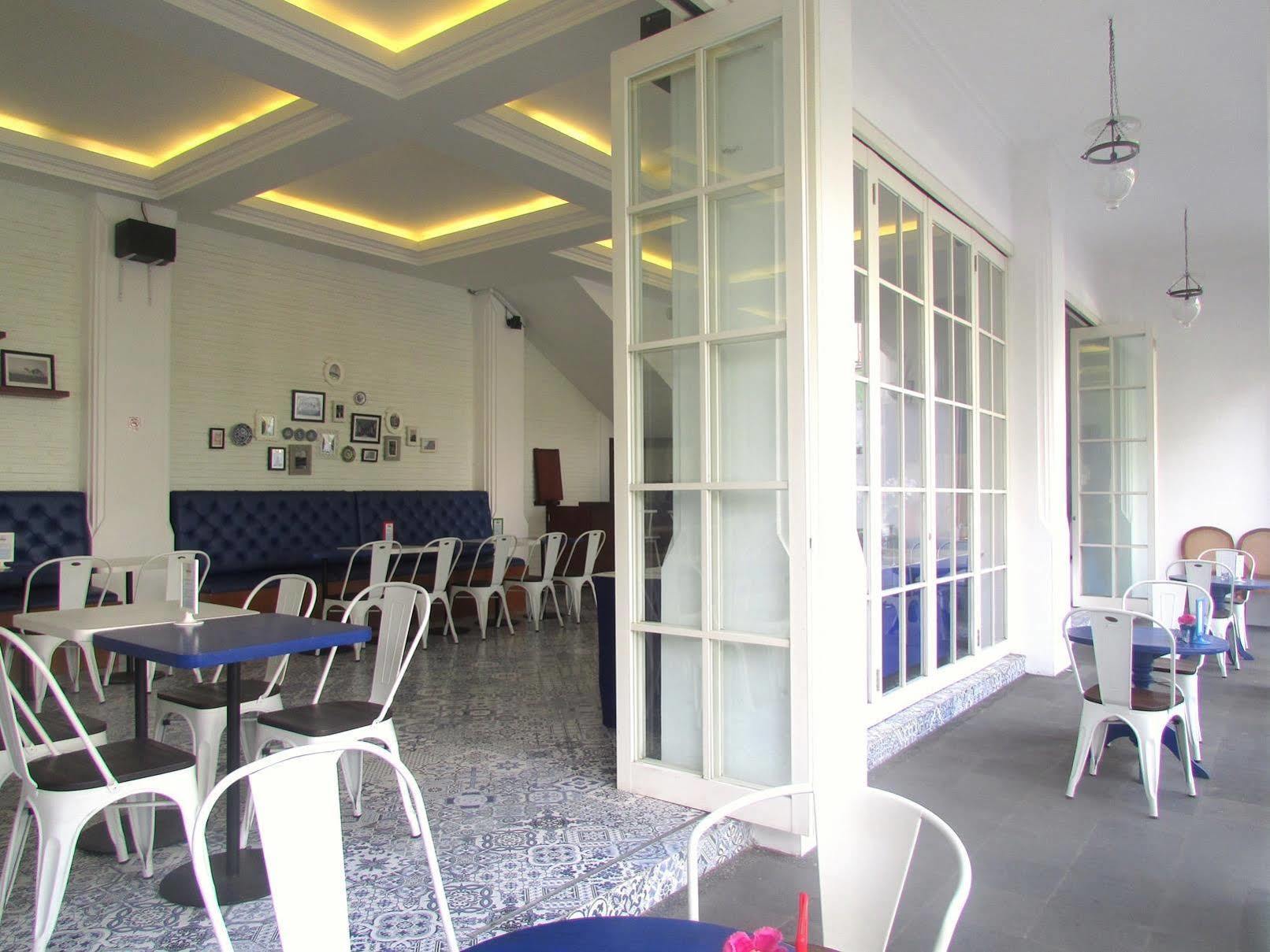 Riche Heritage Hotel Malang Buitenkant foto